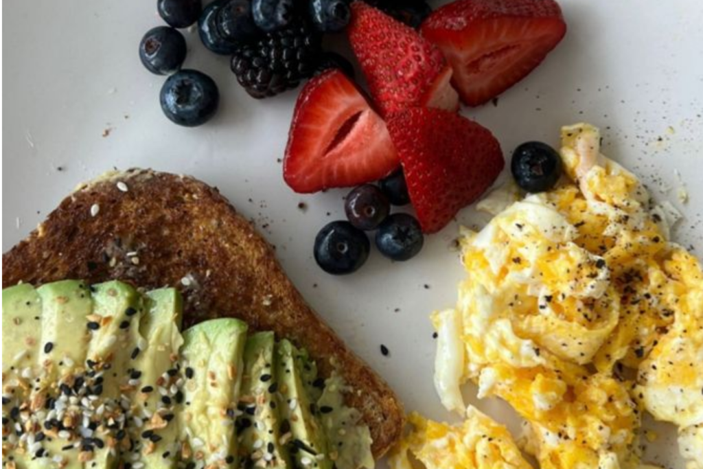 Desayunos saludables para la vuelta a clases: energía y concentración para un mejor rendimiento.